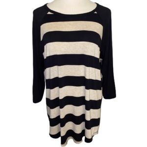 LuLaRoe Women’s Black And Cream Striped Top Size Large